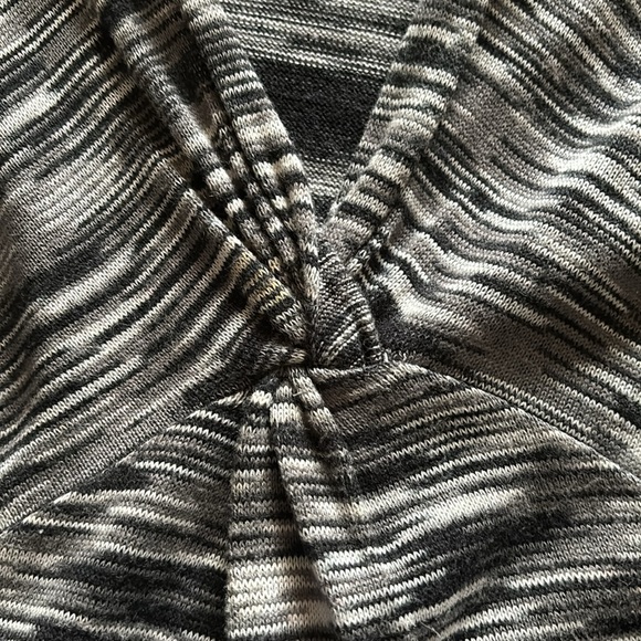 LEO & NICOLE SWEATER - Picture 6 of 6